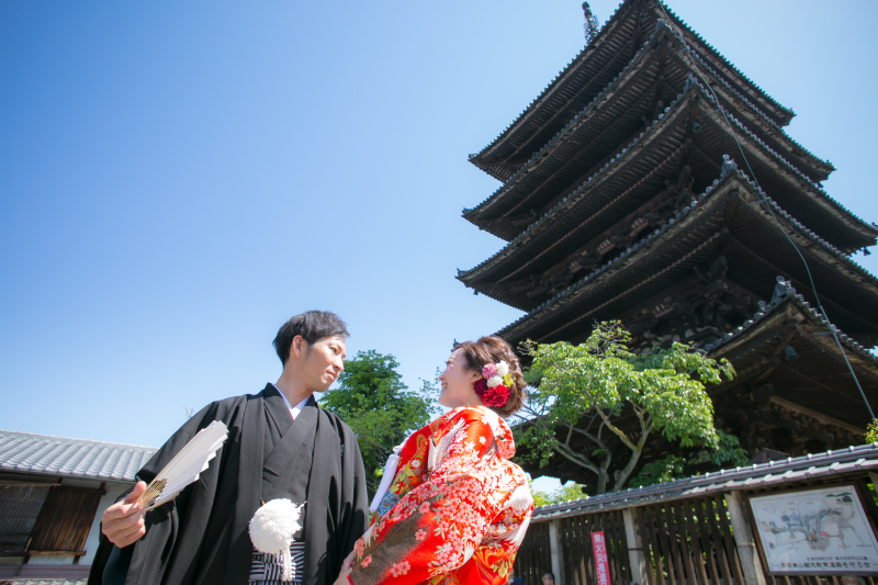 青空の八坂の塔