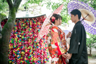 雨の八坂で撮影