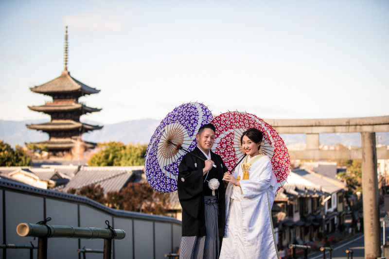 八坂の塔を背景に