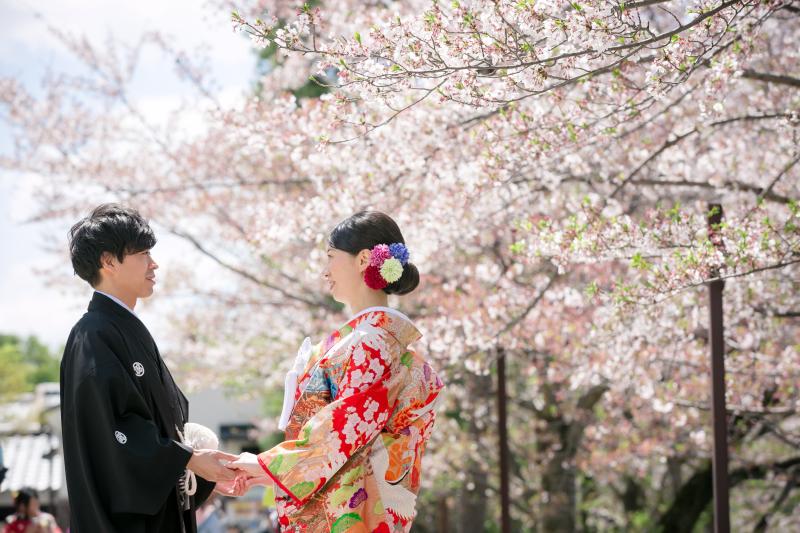 目と手を合わせて