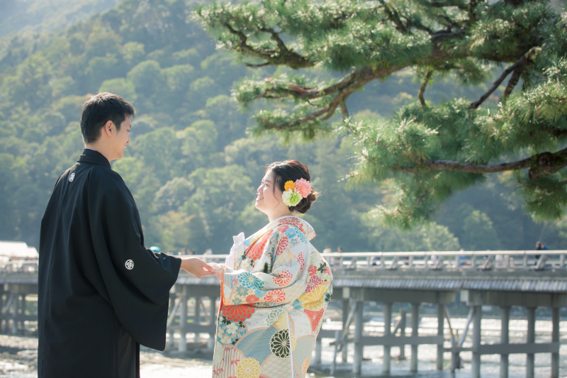 渡月橋をバックに！