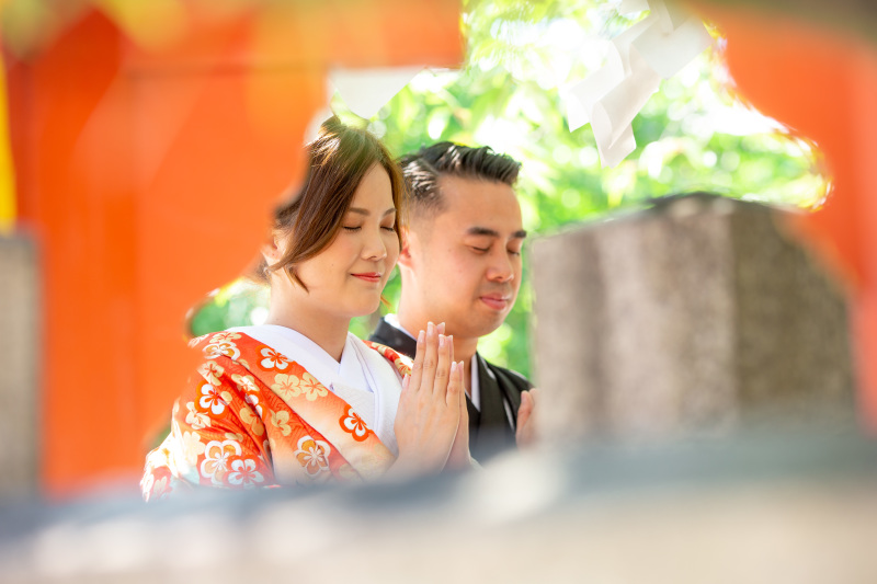 手を合わし・・・