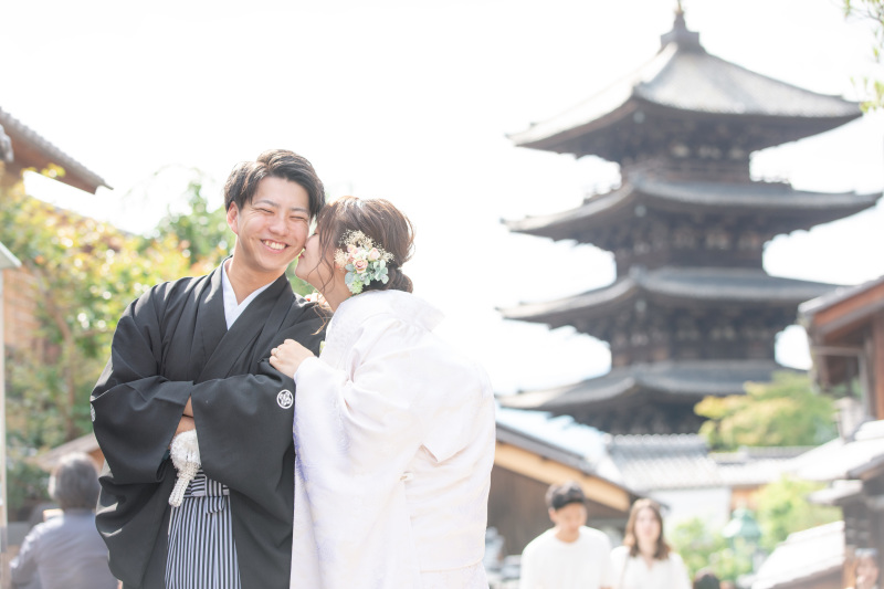 八坂の塔をバックに