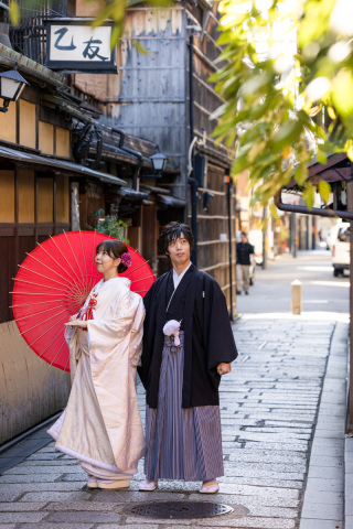 祇園での和装前撮りとスタジオでカラードレスの撮影