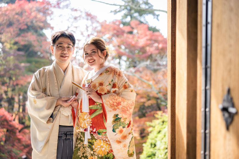 色打掛も白無垢も！　和装2点で毘沙門堂ロケ