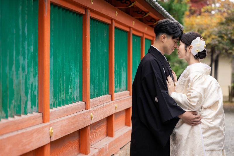 毘沙門堂の境内で