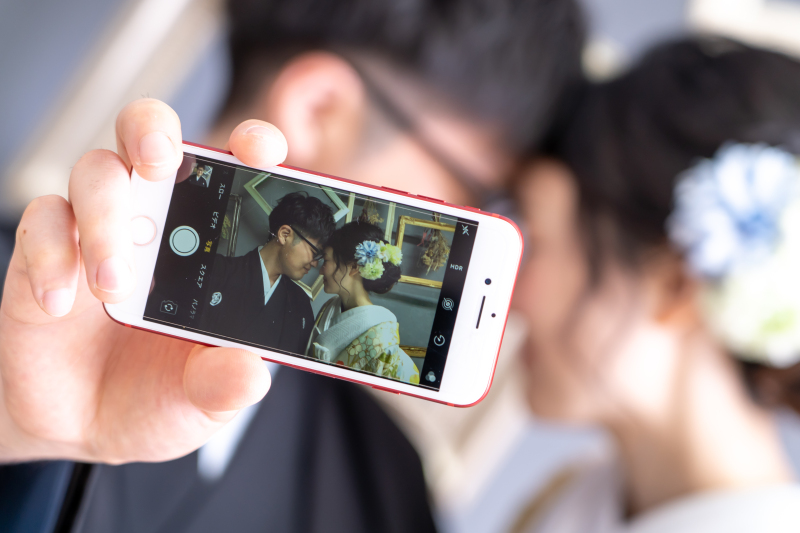 スマホから覗き込んで