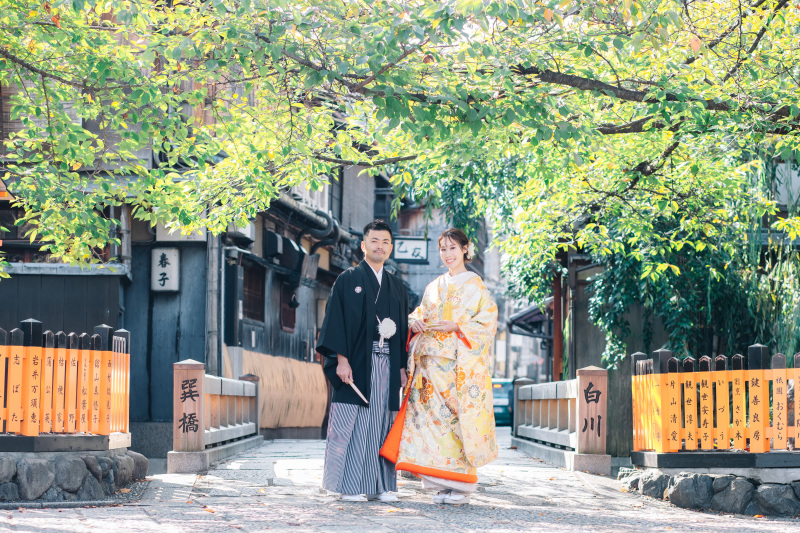 黄色く色づき始めた祇園にて