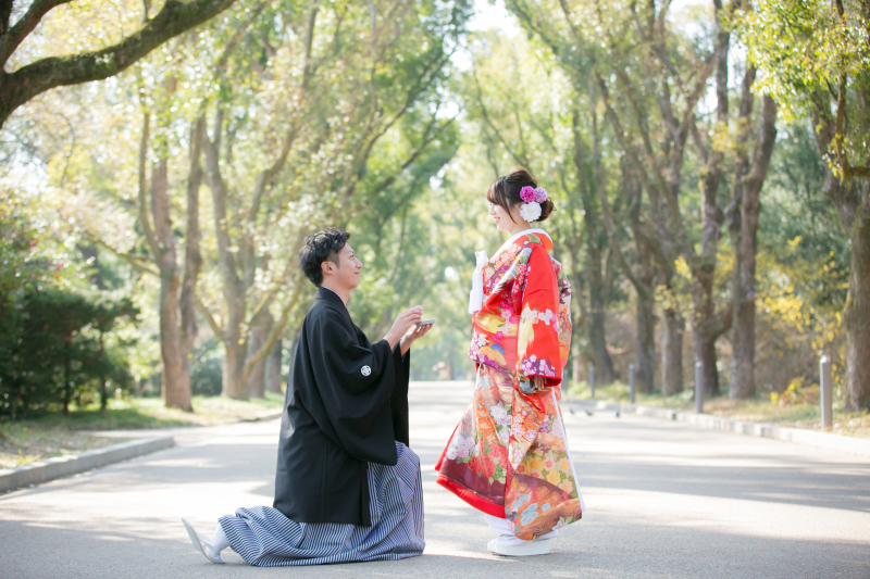 並木道でプロポーズ