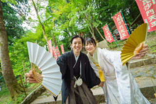 新緑がキレイな毘沙門堂にて！