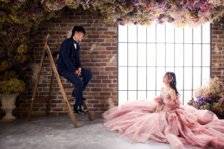 トレンドのカラードレスと、ホワイトドレスで撮影♪