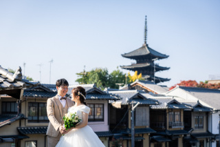 八坂の塔付近でドレス前撮り