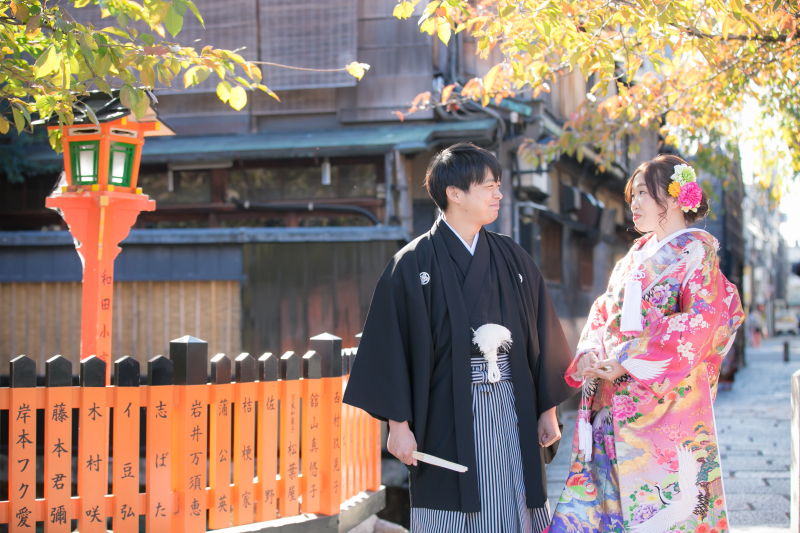 見つめあう２人