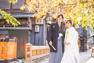 紅葉に包まれて　祇園・鴨川にて...
