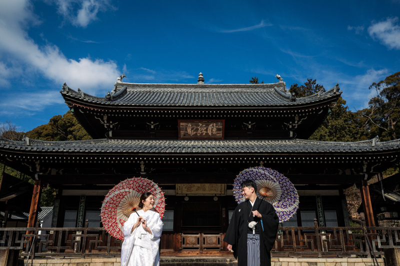 白無垢 広大な寺院と竹林にて