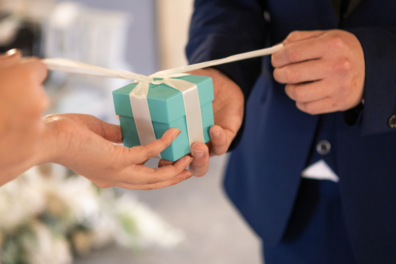 リボンをほどいて