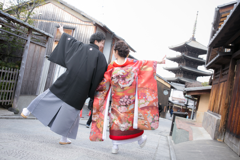 大きく手を広げて