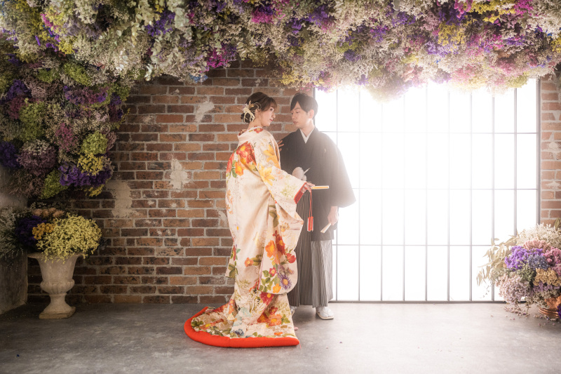 アンティークチャペルで華やかショット♡