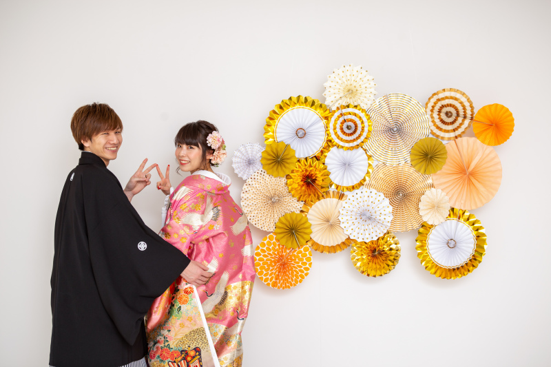 飾り付けられた背景で