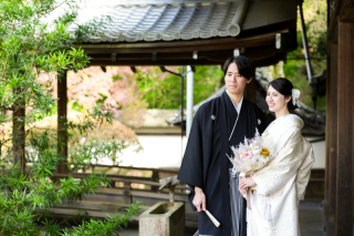 色づき始めた木々、白無垢撮影