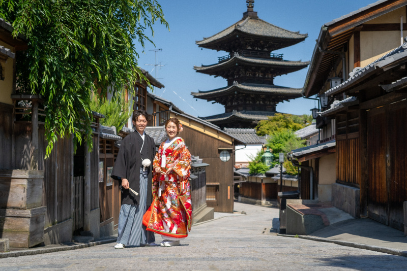 壮大な塔をバックに