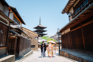 京都らしさ◎　色打掛１点・八坂付近ロケ