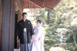 お寺と白無垢、時々カメラINカメラ