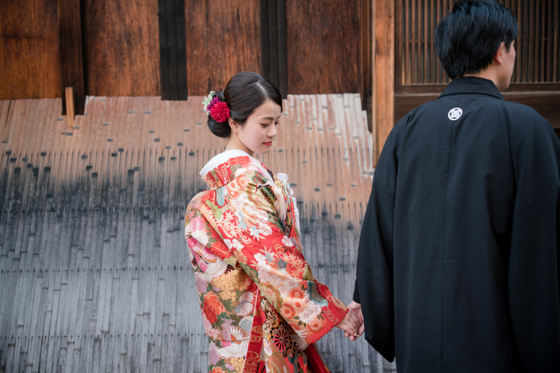 新郎様の引く手