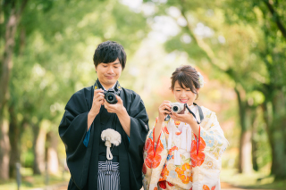 光差し込む秋の公園で　白無垢・色打掛　自然公園にて