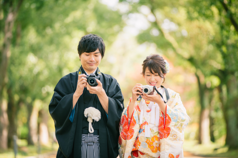 光差し込む秋の公園で　白無垢・色打掛　自然公園にて