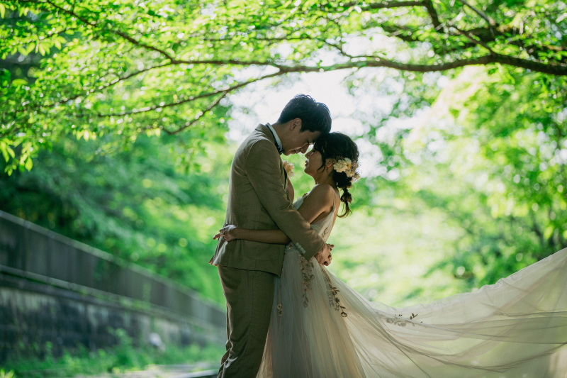 ドレスがひらり