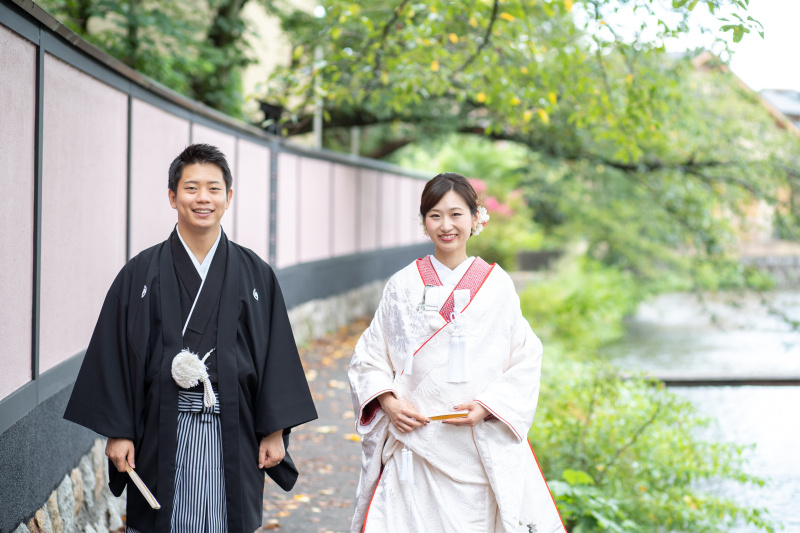 川のほとりで...