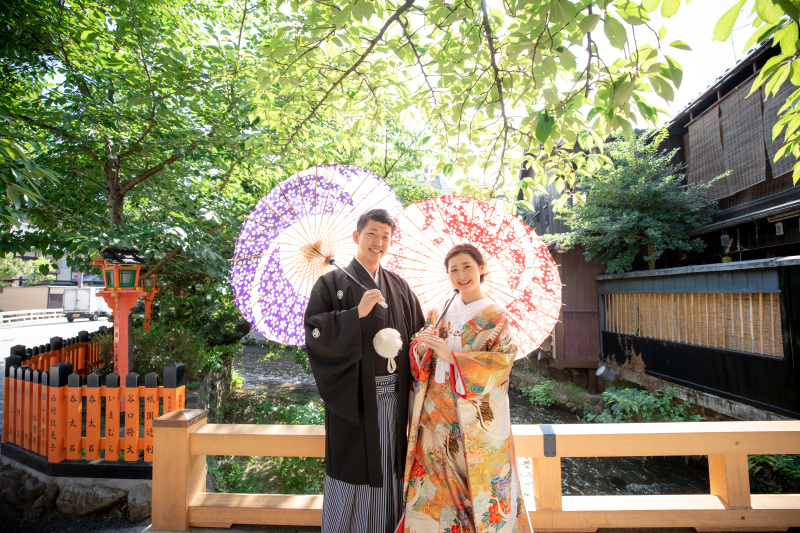 番傘を重ね合わせ