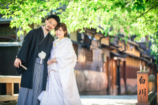 新緑が眩しい　5月の祇園、八坂付近にて