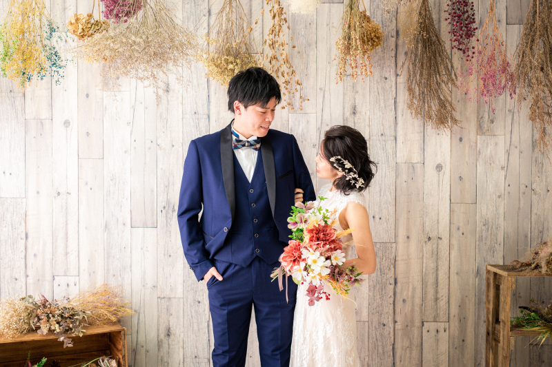 お互いの顔を見ながら