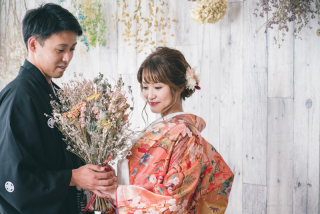 和装2点でスタジオ撮影