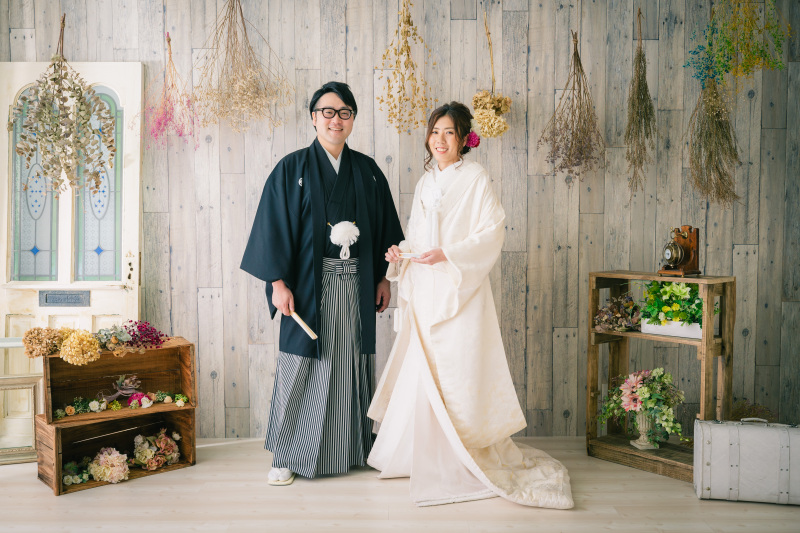 かしこまったポーズも