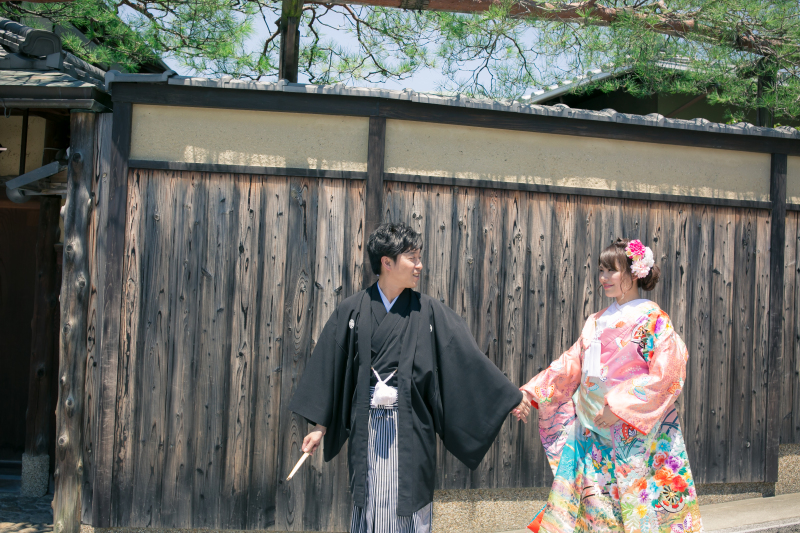 色とりどりの八坂の塔周辺