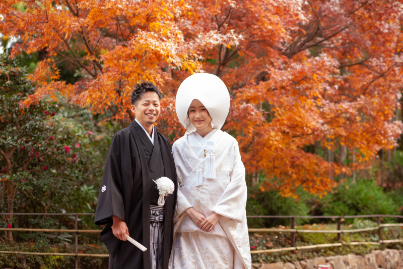 紅葉をバックに撮影スタート！
