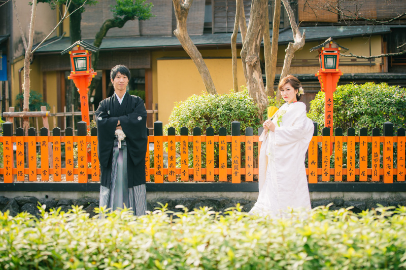 祇園らしい背景で