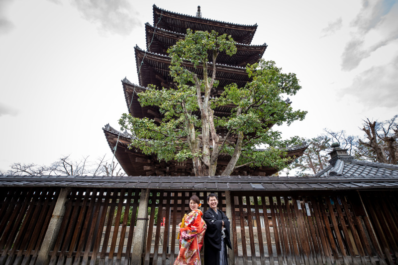 塔がそびえたつ地、京都