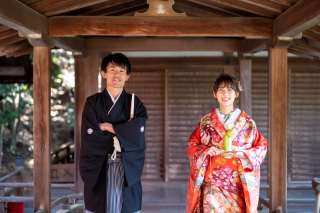 紅葉に包まれた毘沙門堂にて...