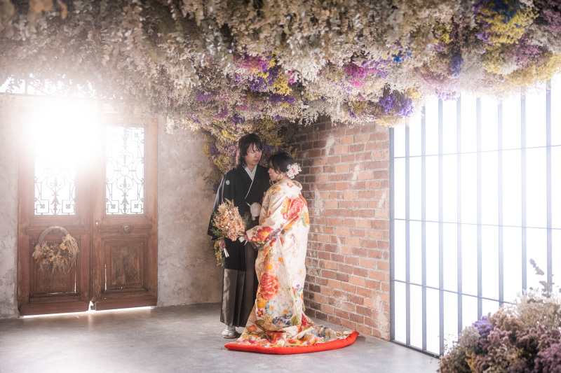 和装2点でスタジオ撮影！色打掛＆白無垢