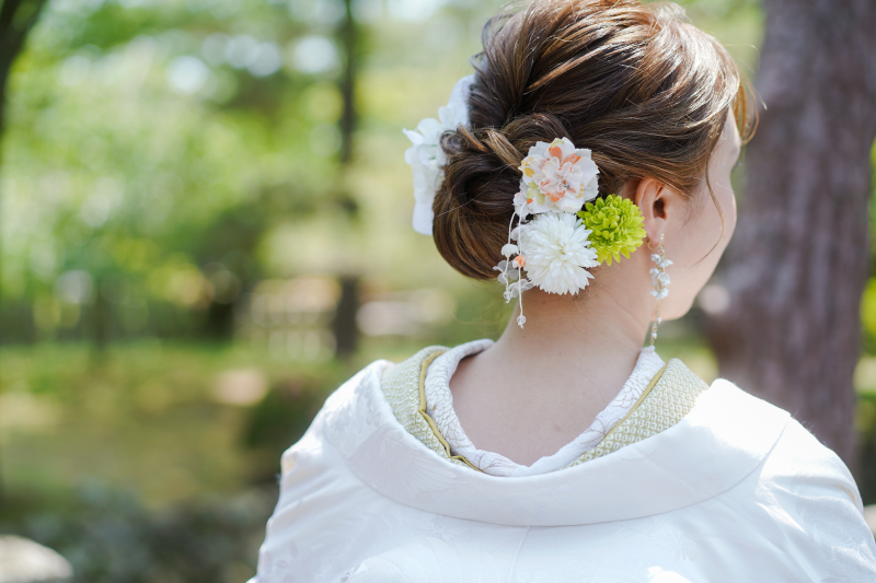 華やかなでシンプルなヘアスタイル