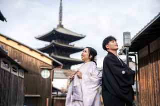 八坂の塔付近にて和装ロケ