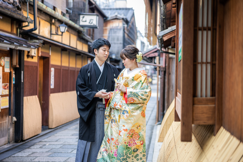 京都の街並みの中