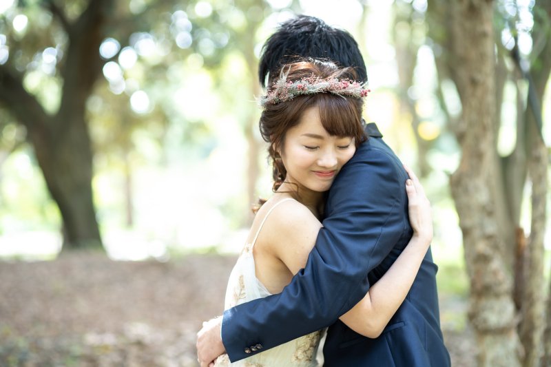 寄り添い合って