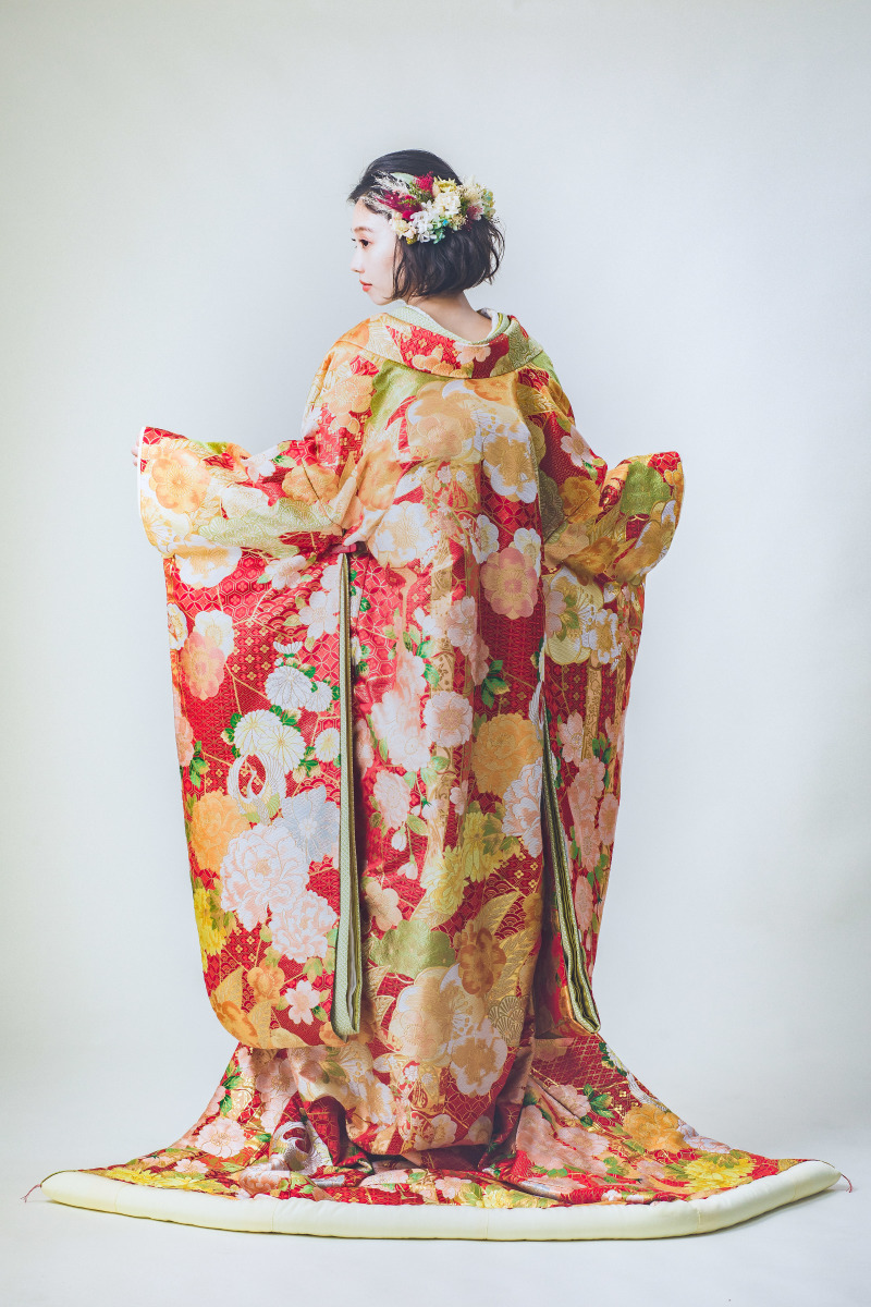 ハルウェディング_色打掛・着物が豊富