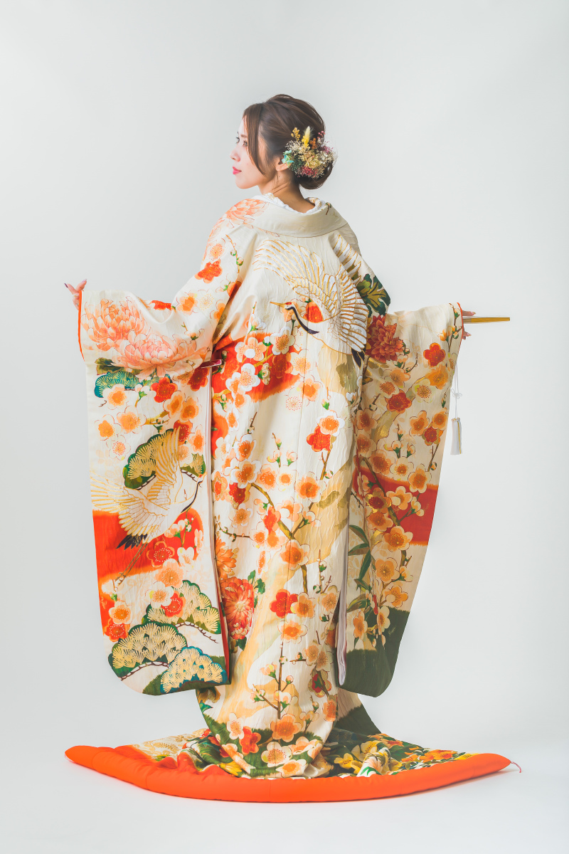 ハルウェディング_色打掛・着物が豊富