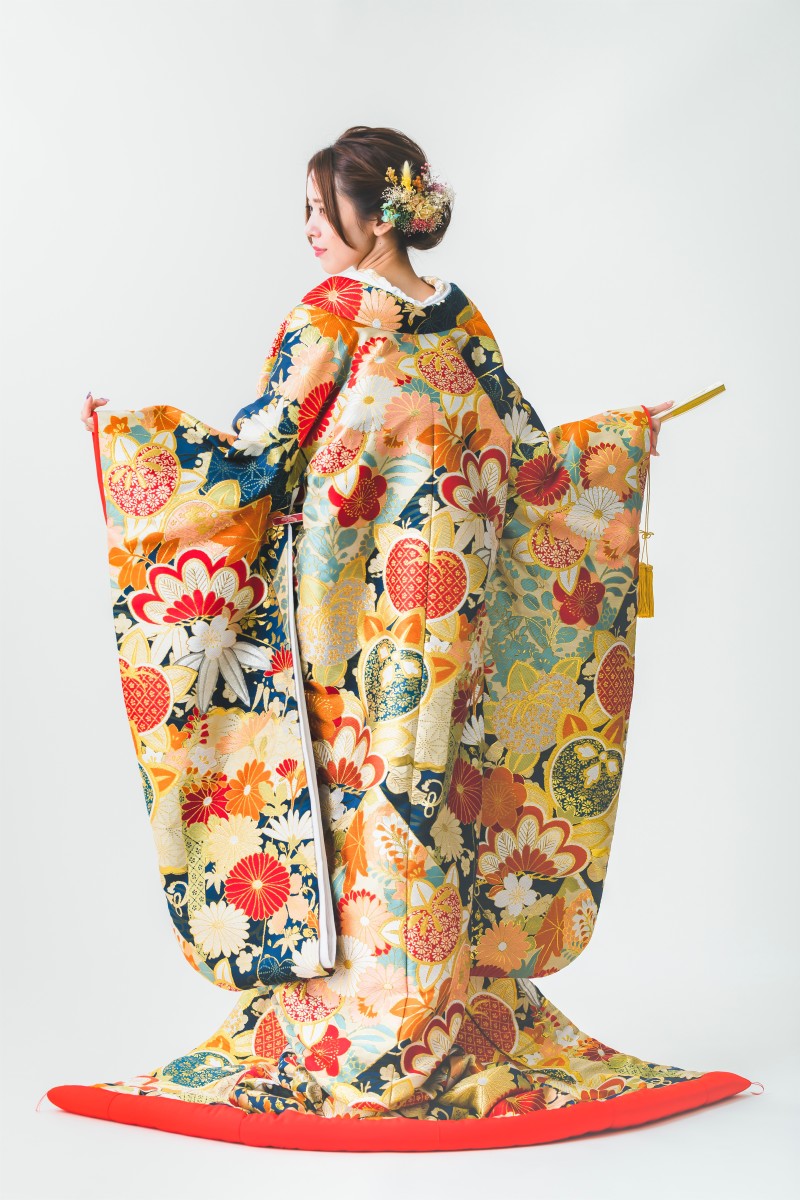 ハルウェディング_色打掛・着物が豊富